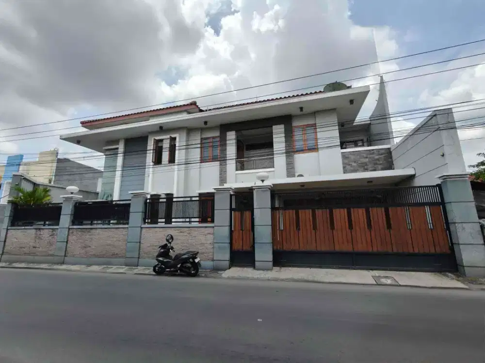 Rumah Mewah Strategis 2 Lt Full Furnish