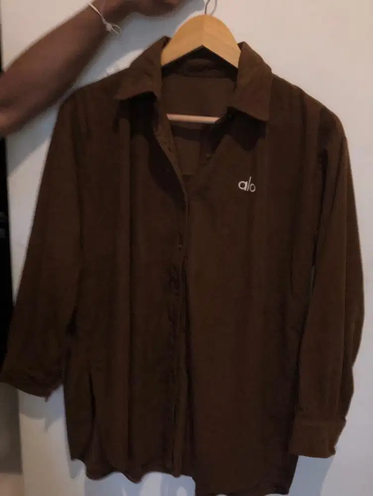 Sweater Alo Yoga brown long-sleeved shirt