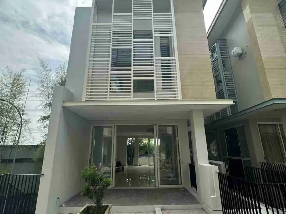 SUPER MURAH Dijual Rumah New Gress Wisata Bukit Mas 3 Lantai Surabaya