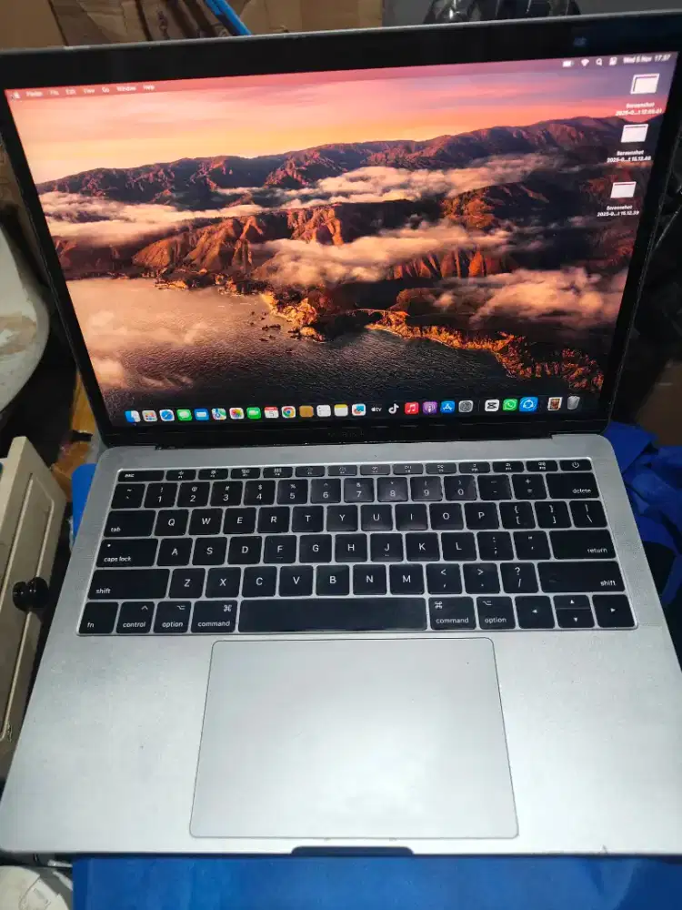 Macbook Pro 2017 8/512GB Dual OS Ventura + Win 10 64Bit