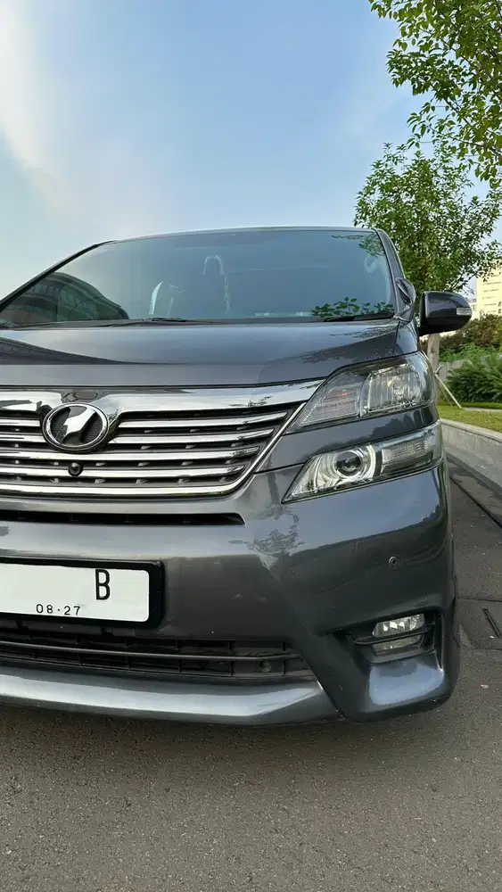 Low Odo Toyota Vellfire 2.4 2011 AT