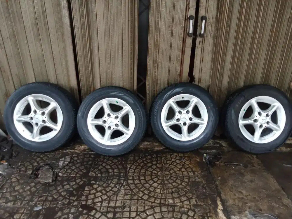 Velg + ban lemmers original mercy r15 lubang 5