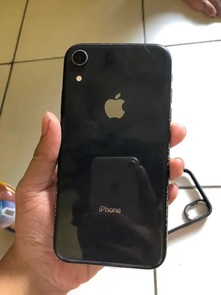 Iphone xr 64gb xl/axis only