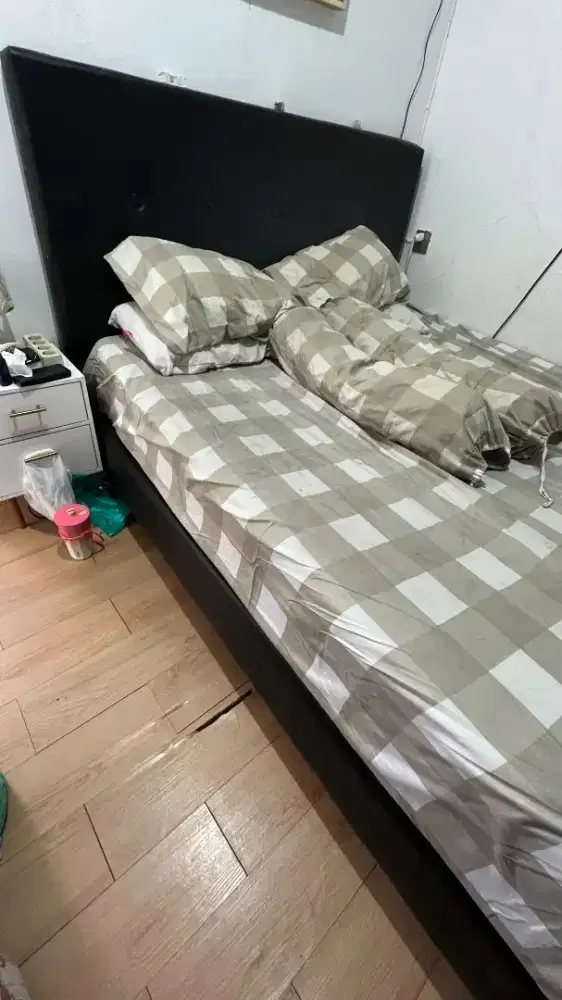 Jual dipan set kasur / dipan aja bsa