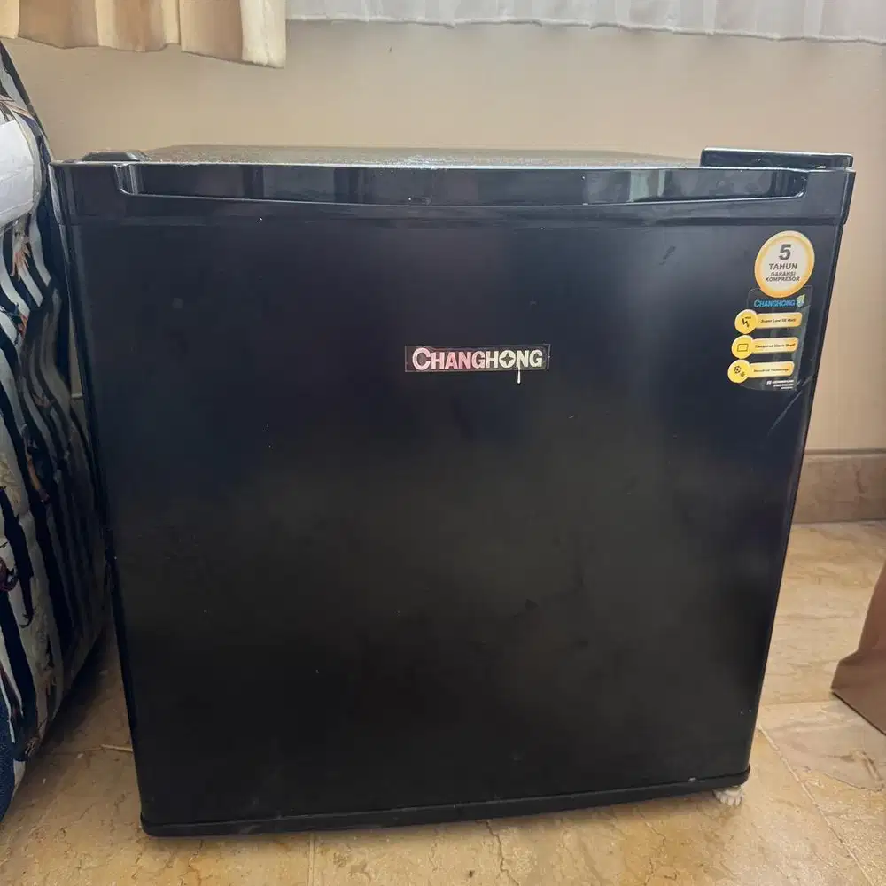 Kulkas Minibar 50L