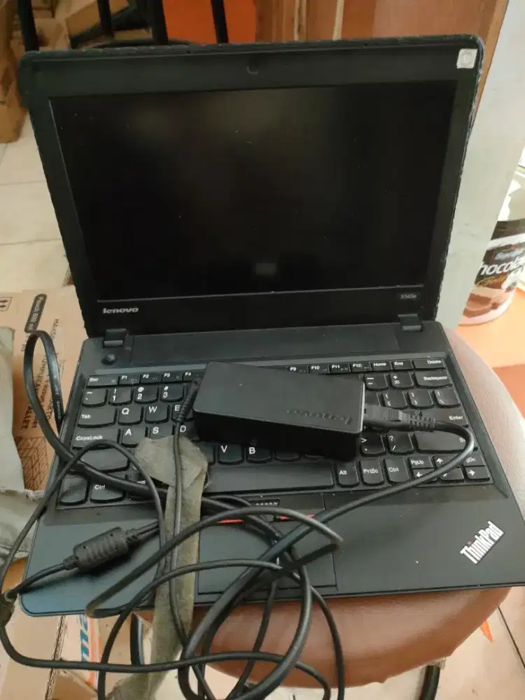 Murah laptop Lenovo thinkPad layar 12i.