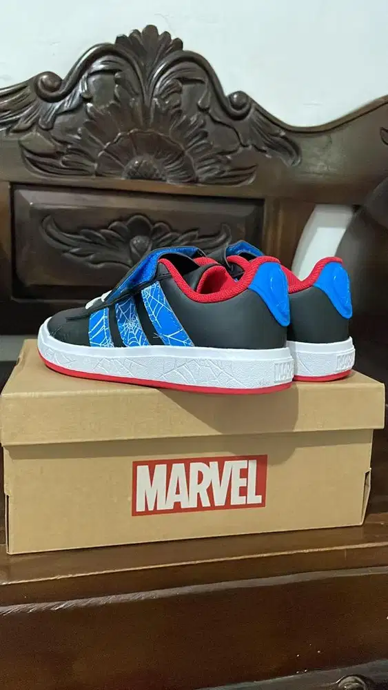 Sepatu anak Adidas Spiderman