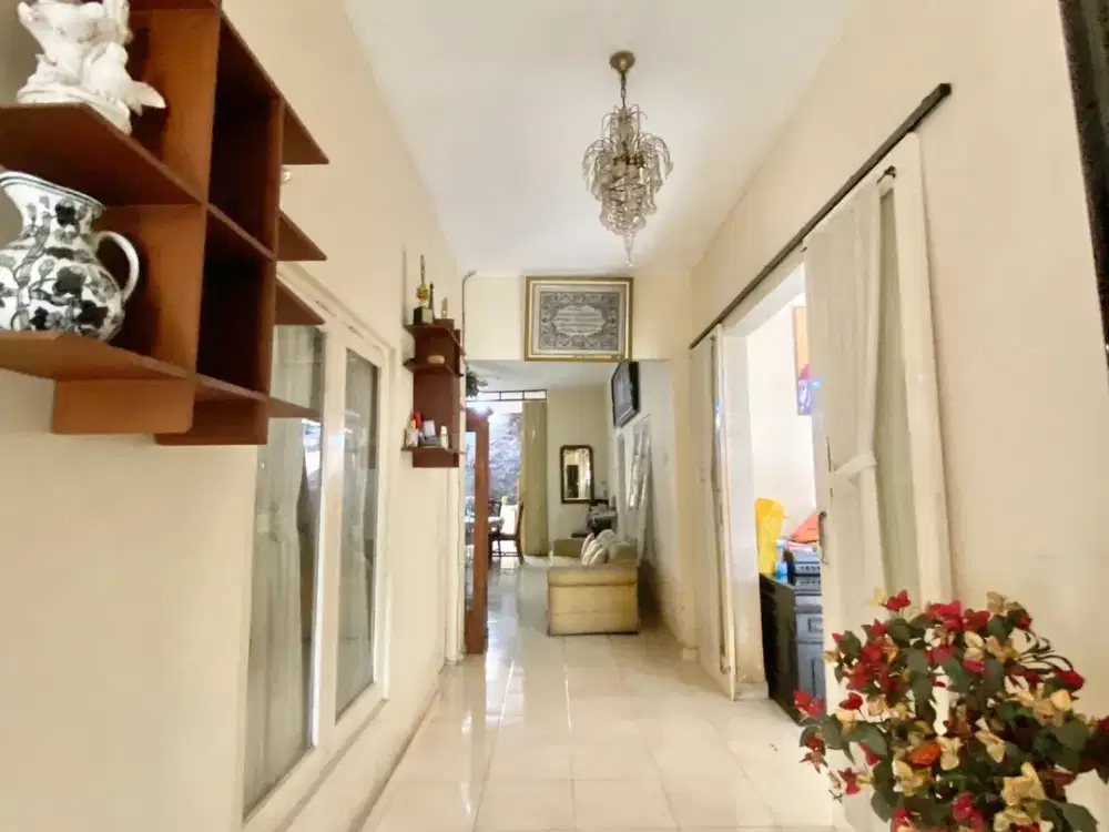 Rumah strategis di Lenteng Agung Raya Dijual, Bagus