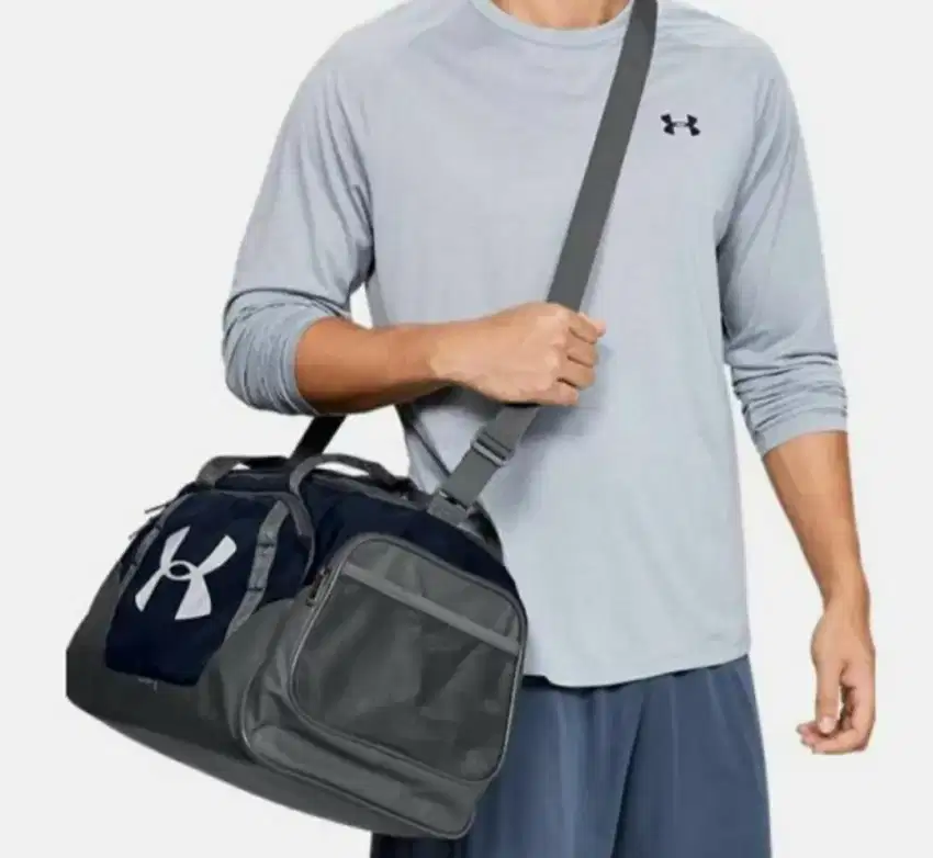 Tas gym Under Armour medium,original UA,,byk tempat buat baju,sepatu