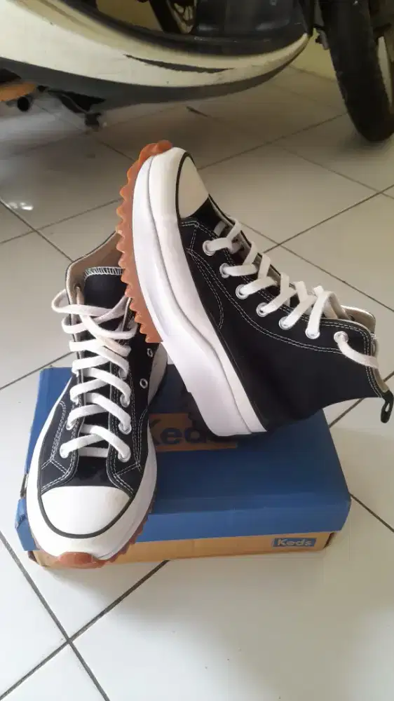Sepatu run converse hi original size 38 (24cm)