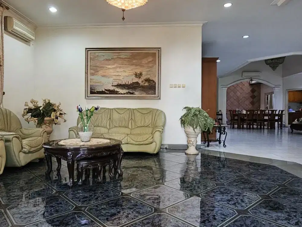Rumah Cantik di Jakarta Selatan - PR 14754