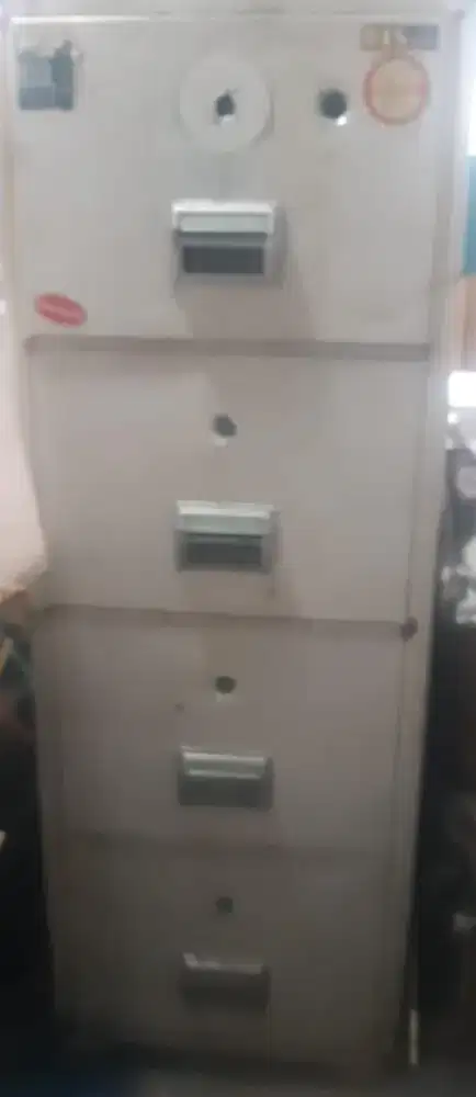 Dijual Brankas 4 Susun