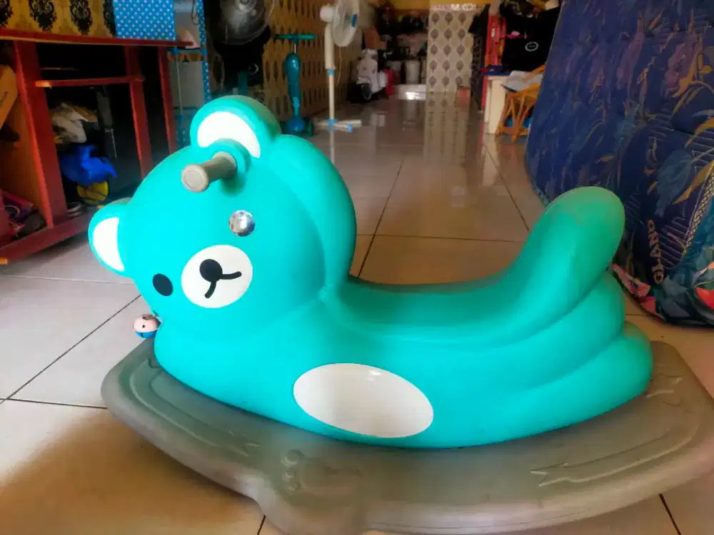 Ayunan anak akarakter