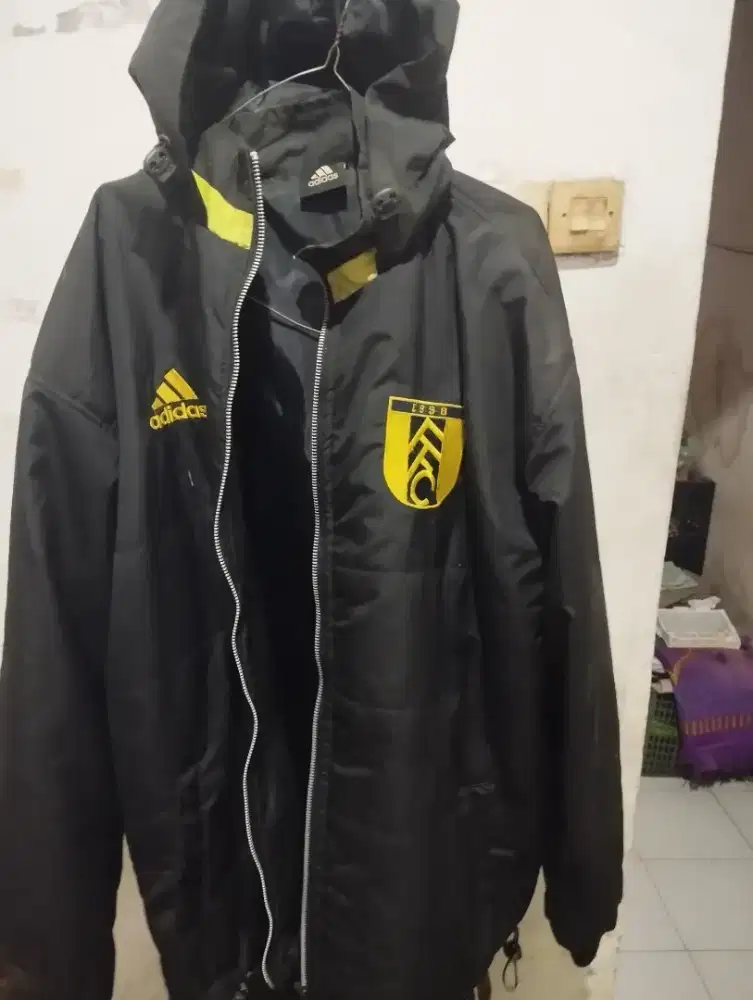 Jaket adidas hitam bahan tebal