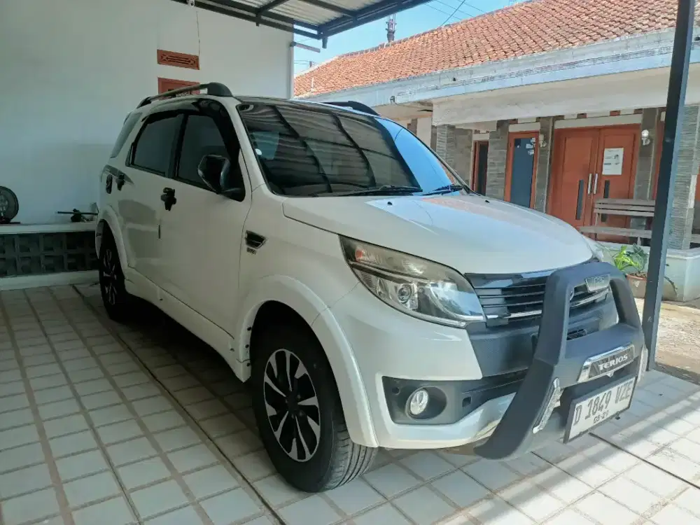 DAIHATUS TERIOS 1.5 TYPE R CUSTOM 2016 BENSIN-MT