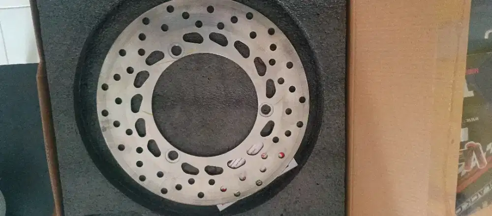 Piringan cakram rem depan NMAX dan kabelnya masih baru