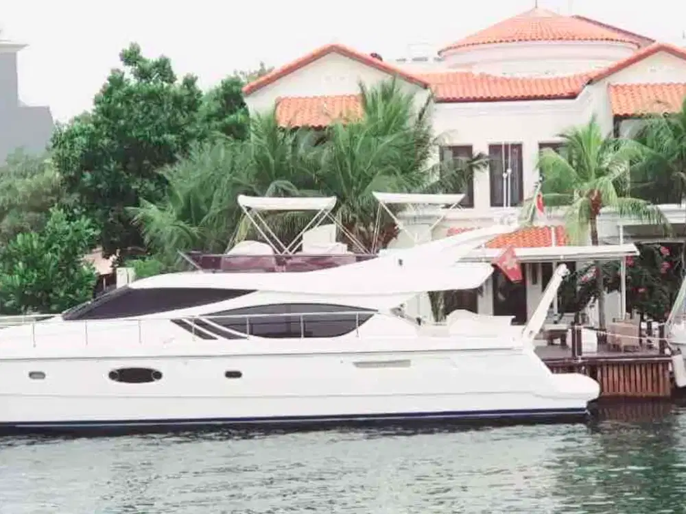 Di jual / sewa rumah mewah view laut bisa parkir yatch pribadi 4 kamar tidur luas tanah 650 m2 ada kolam dan garasi 3 mobil harga jual 40 M di pantai mutiara pluit jakarta utara