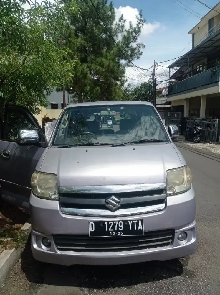 Suzuki APV 2010.warna silver tipe GX..minus kaleng habis bulan kemarin