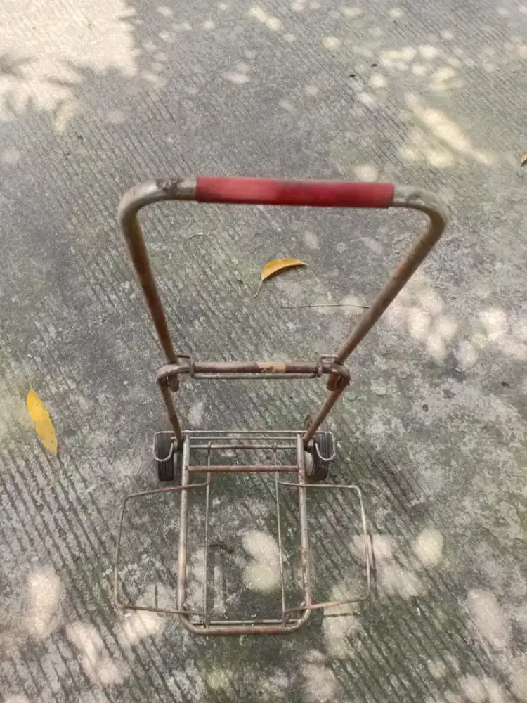 Troli buat bawa barang