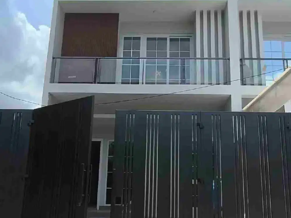 Di jual rumah baru 2,5 lantai siap huni di sunrise garden jakarta barat