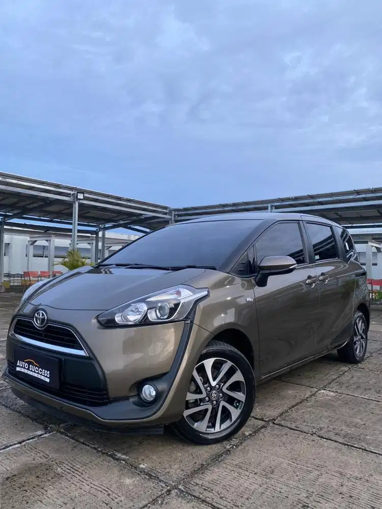 (Km Low 70ribu Record) TOYOTA SIENTA V AT 2018