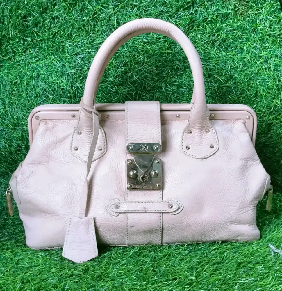 louis Vuitton suhali baby pink
