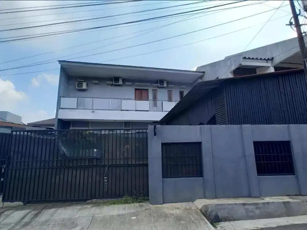 Rumah Kantor 2lt di Petukangan Utara, Hanya 5 Menit ke Tol Joglo