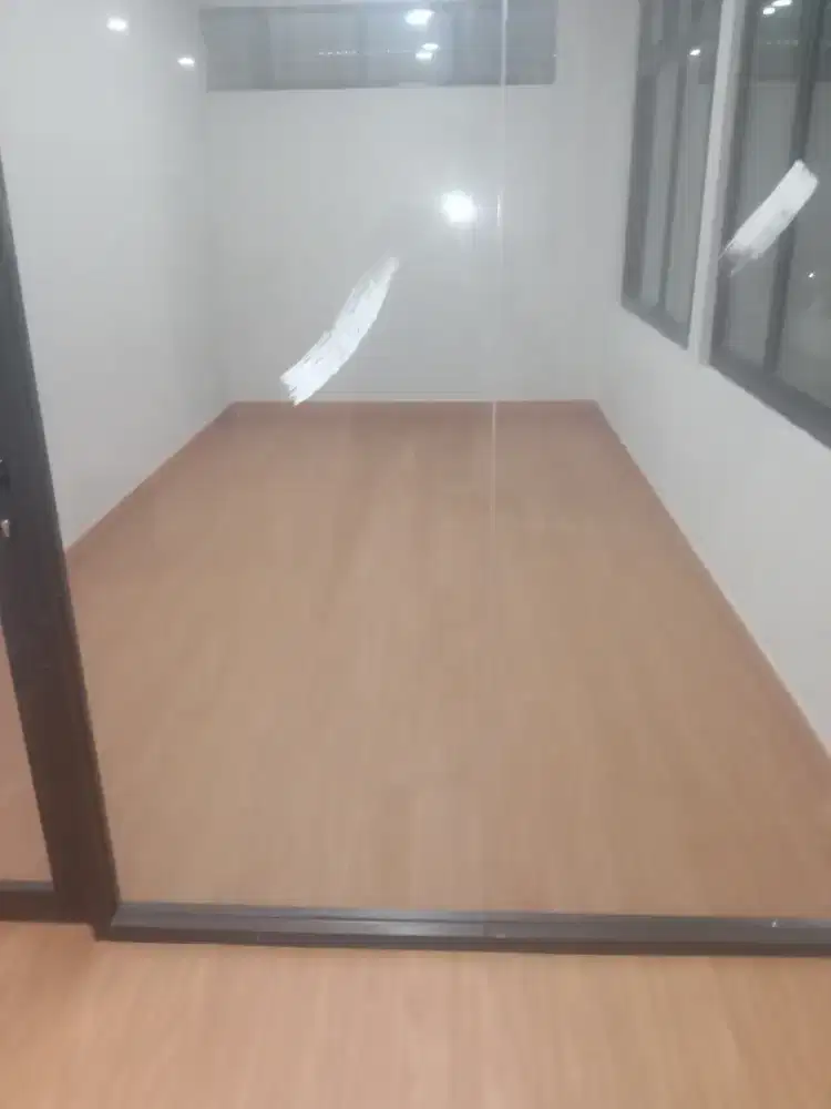 Jasa pasang vinil dan SPC dll