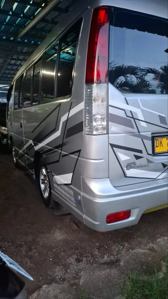 Dijual minibus Isuzu Elf 14 penumpang