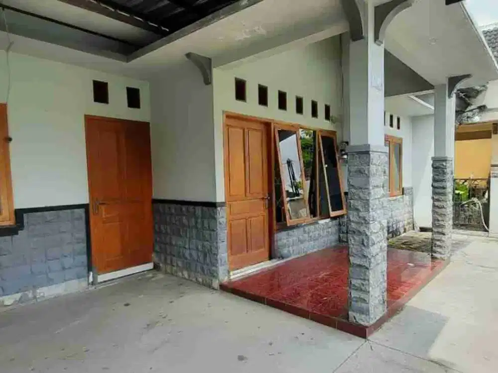 Di sewakan nyaman dkt timur indomaret fajar indah utara RS JIH Solo