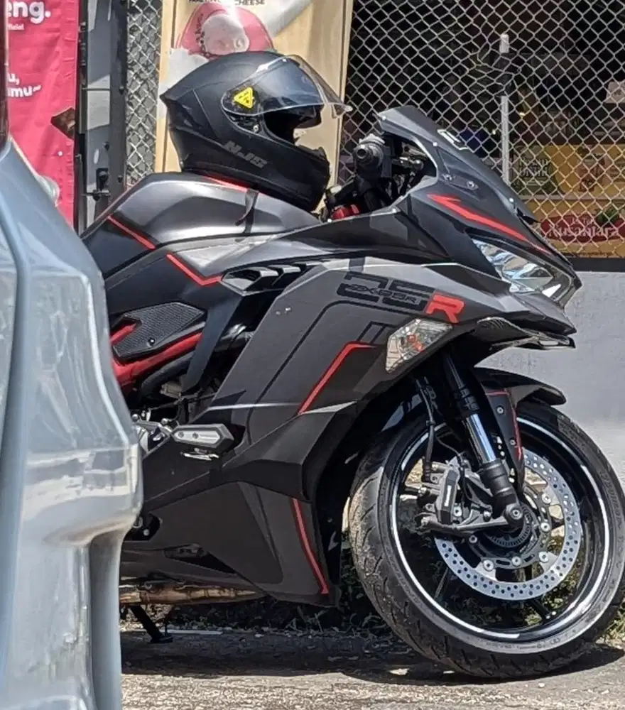 Kawasaki ninja ZX25R ABS tahun 2021