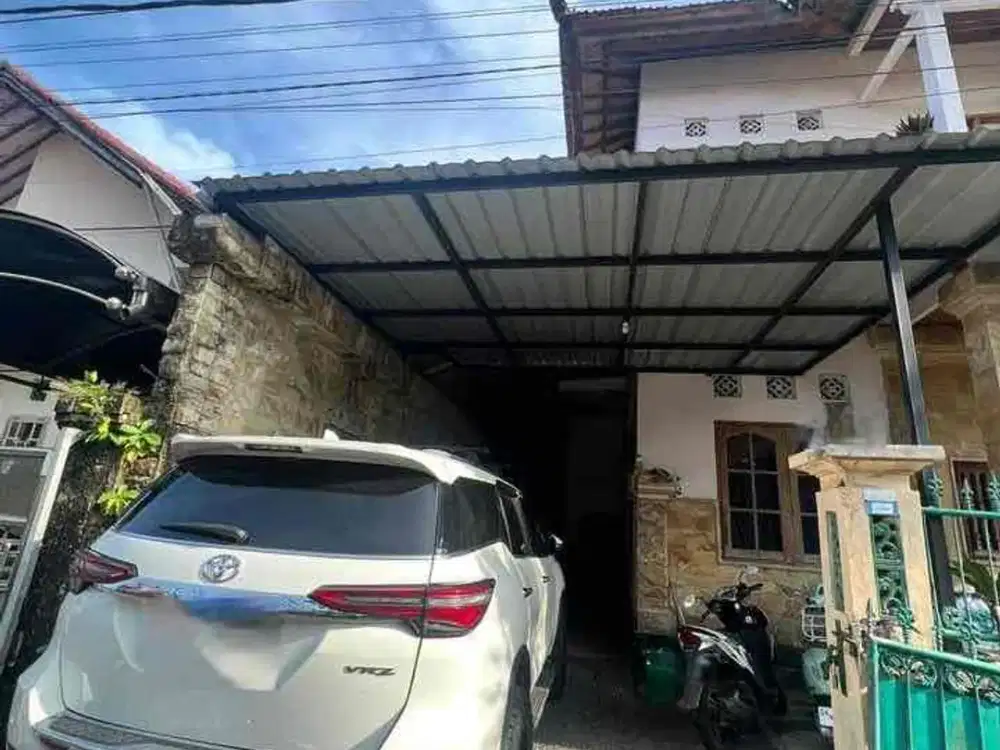 Dijual murah rumah 2 lantai  
Di jln gemitir kesiman kertalangu
Denpasar timur