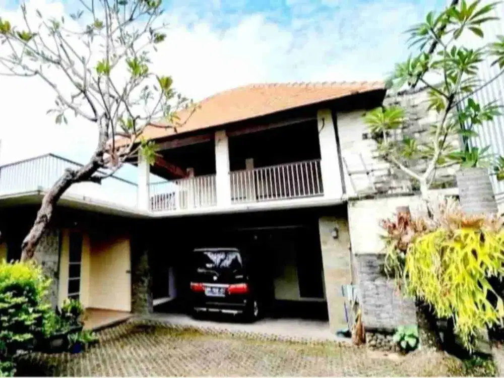 DIJUAL RUMAH LANTAI 2 LOKASI NOJA GATOT SUBROTO