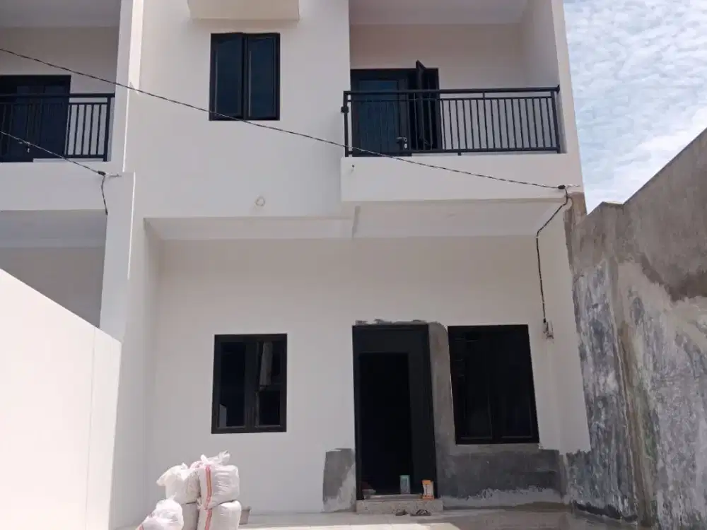 Rumah Nyaman 2 Lantai Di Kalisari Jakarta Timur