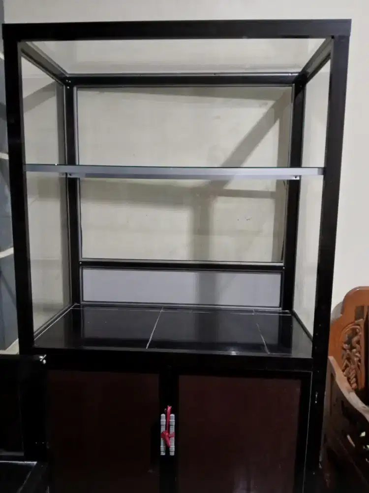 Lemari aluminium serbaguna