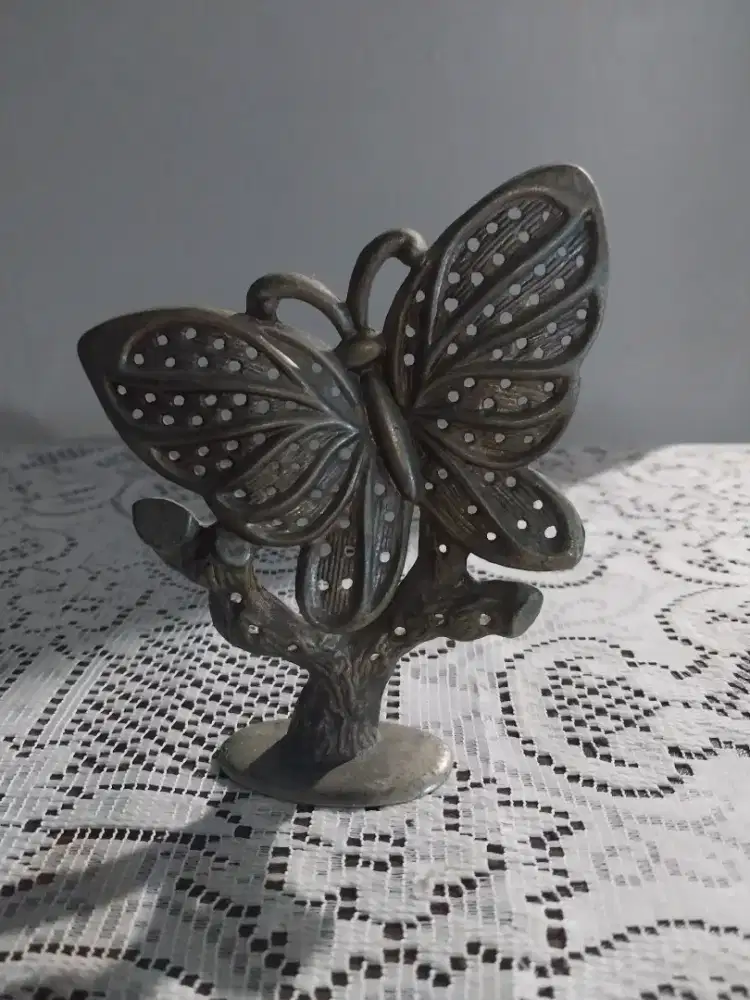 Pajangan meja perak bakar