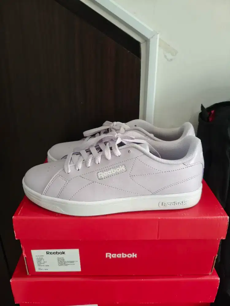 Sepatu tennis casual wanita Reebok Court sz 38,5
