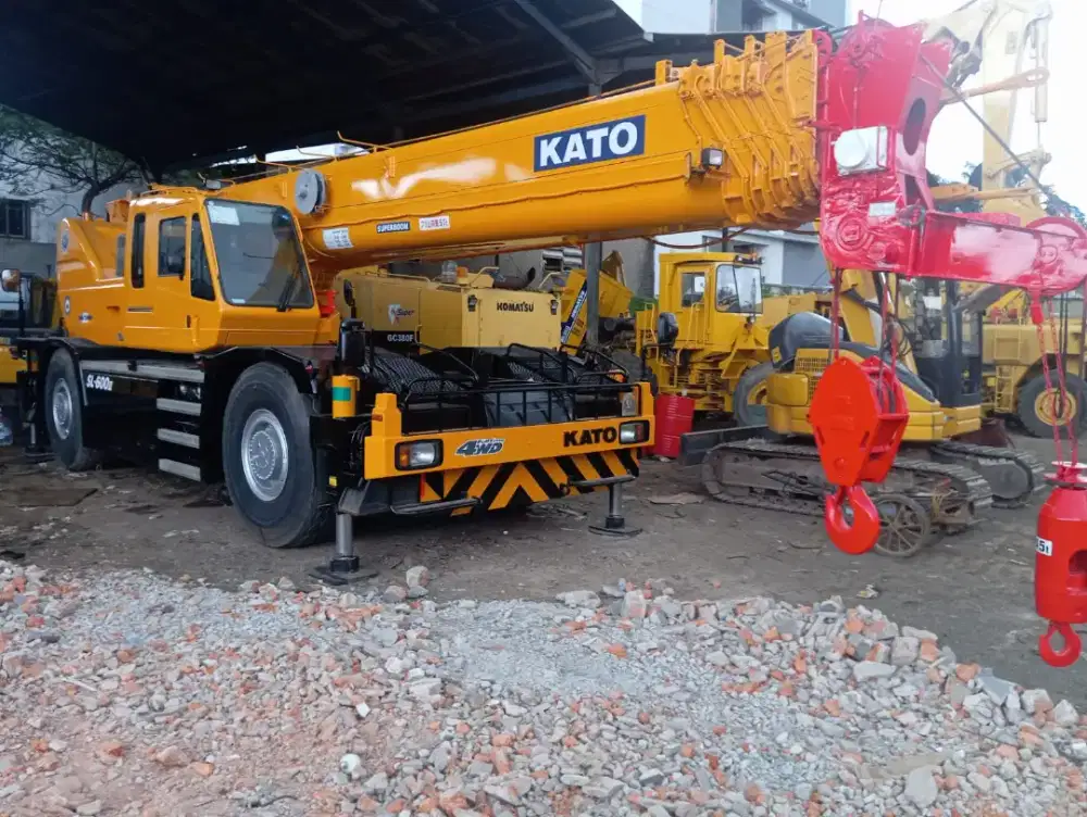 Dijual Mobile Crane Kato KR50H-LII SL600 Rough Terrain Crane build up