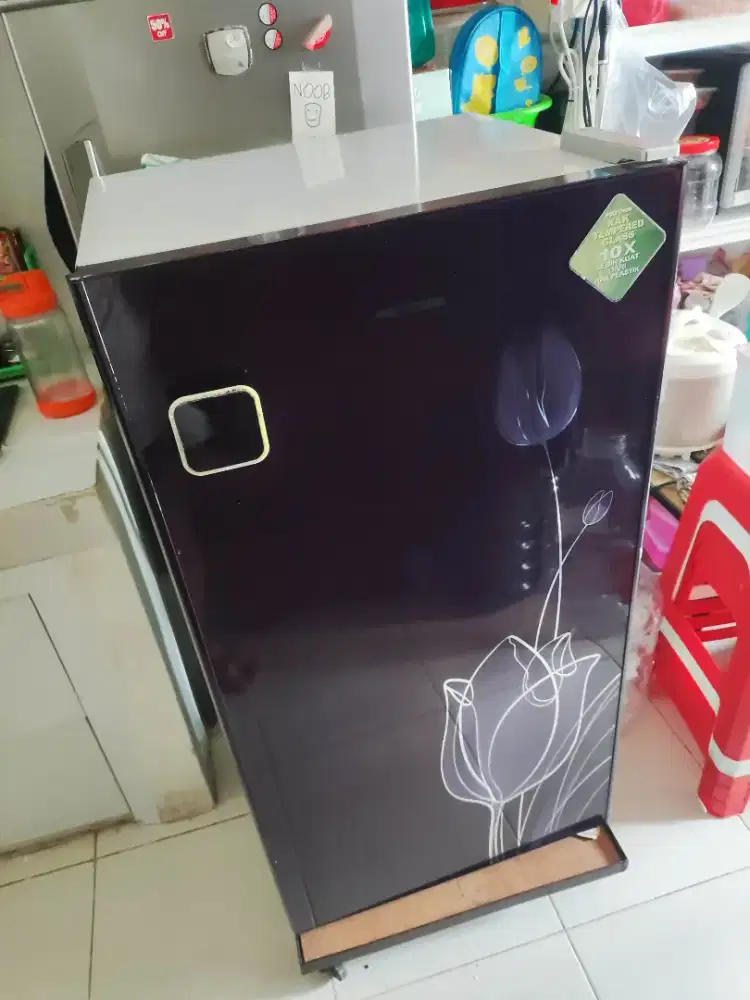 Dijual Kulkas 1 Pintu Polytron PR 16 Series Kondisi Normal