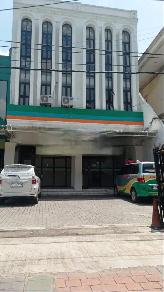 Disewakan ruko 3,5 lantai di Rawamangun jakarta timur