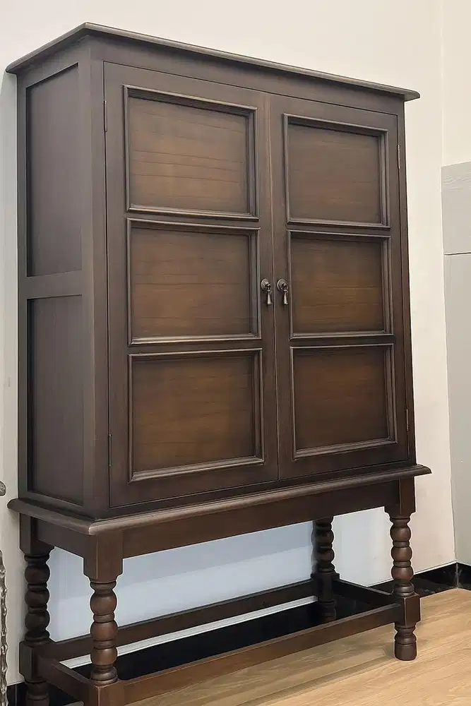 Lemari kayu antik antique 2 pintu