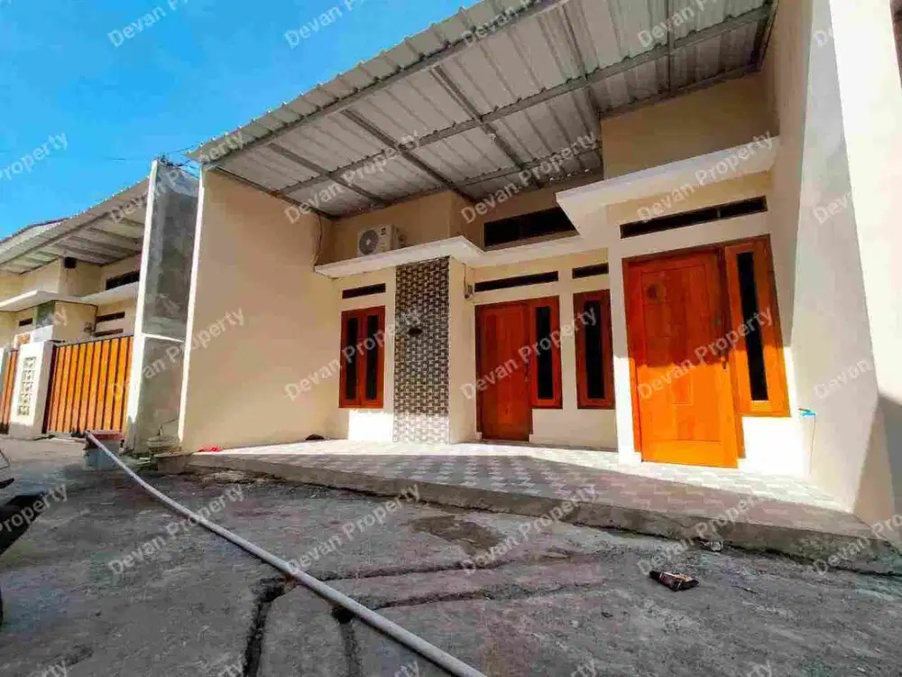 Rumah mewah ada carport nya