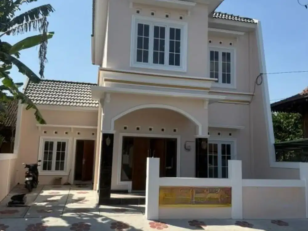 Rumah 2 Lantai Di Baturetno, Pinggir Jalan Aspal, Legalitas Lengkap