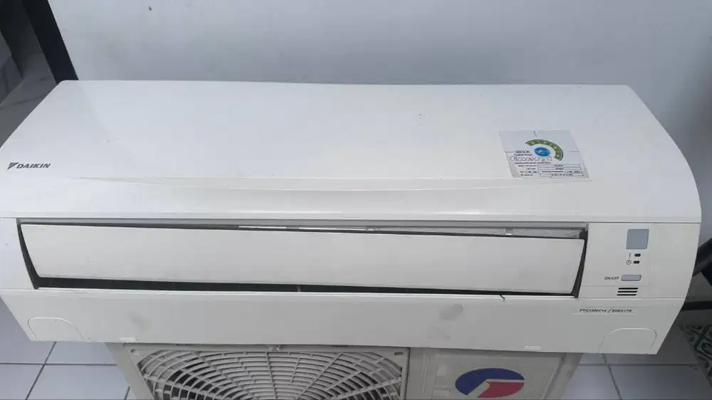 indoor ac daikin plus remote dan outdoor gree