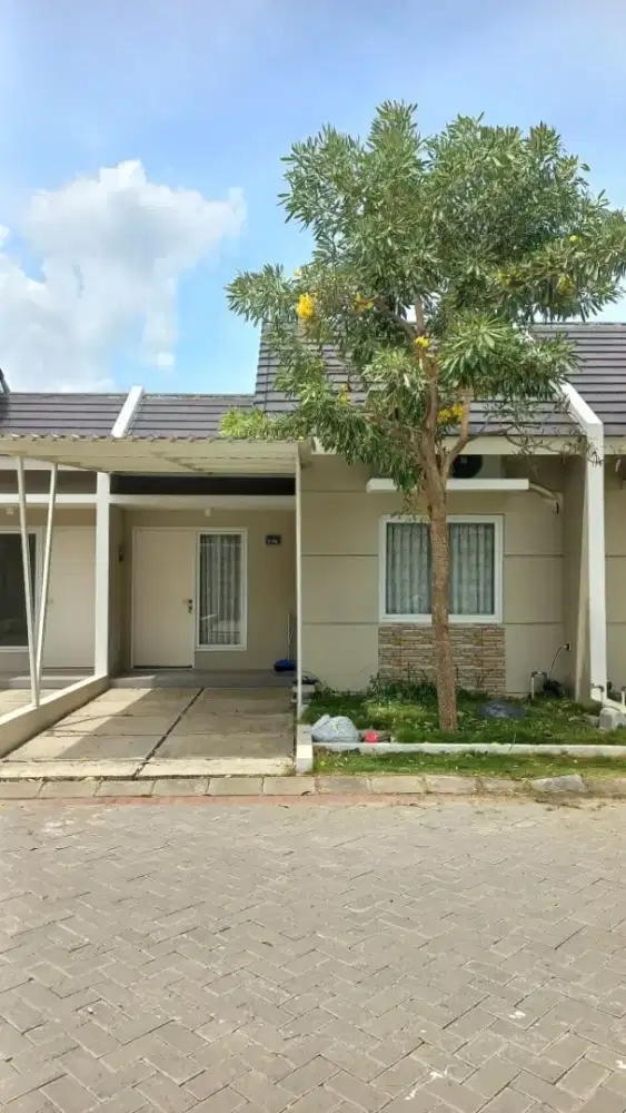 Rumah baru AKR disewakan AC tiap kamar