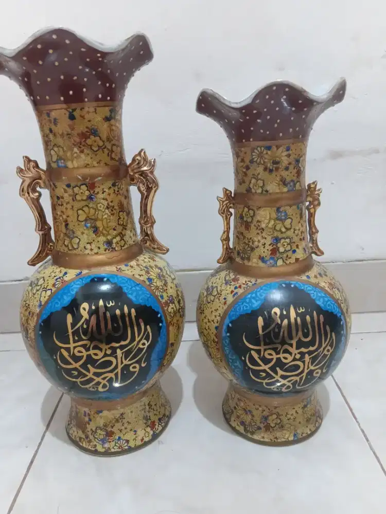 Guci keramik antik asli