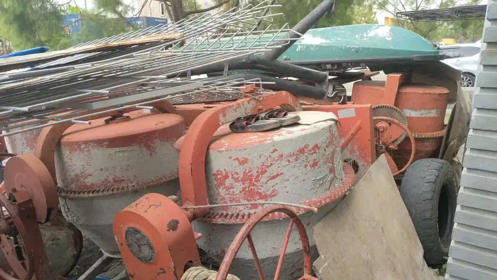 Menerima molen bekas proyek