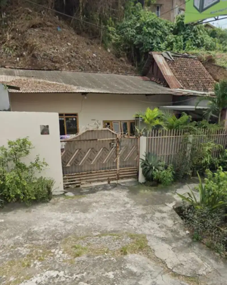 Dijual Rumah Lokasi Strategis Pinggir Jalan Besar