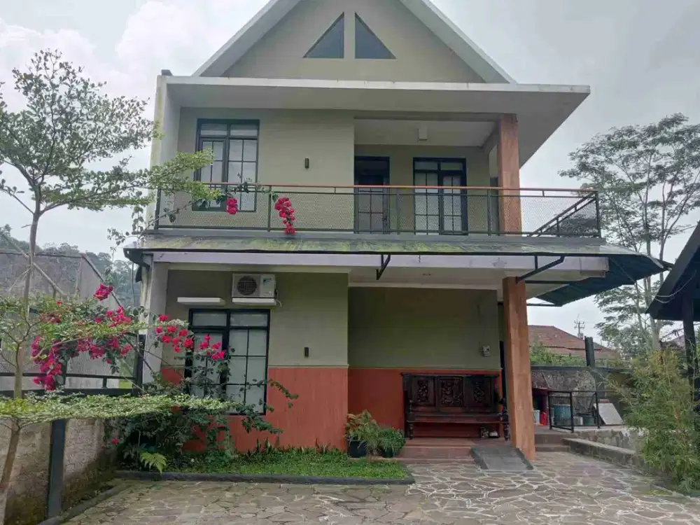 Jual butuh villa nyaman kawasan wisata cintamekar subang, ada kolam pemancingan