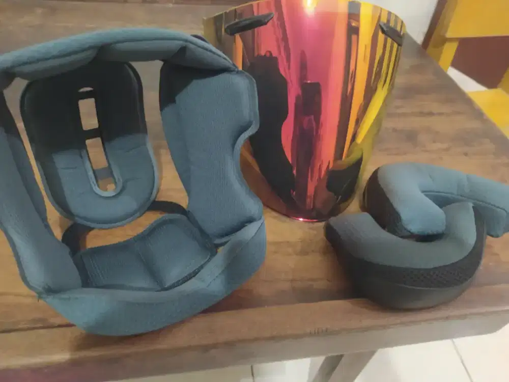 Visor TSR dan busa helmet TSR